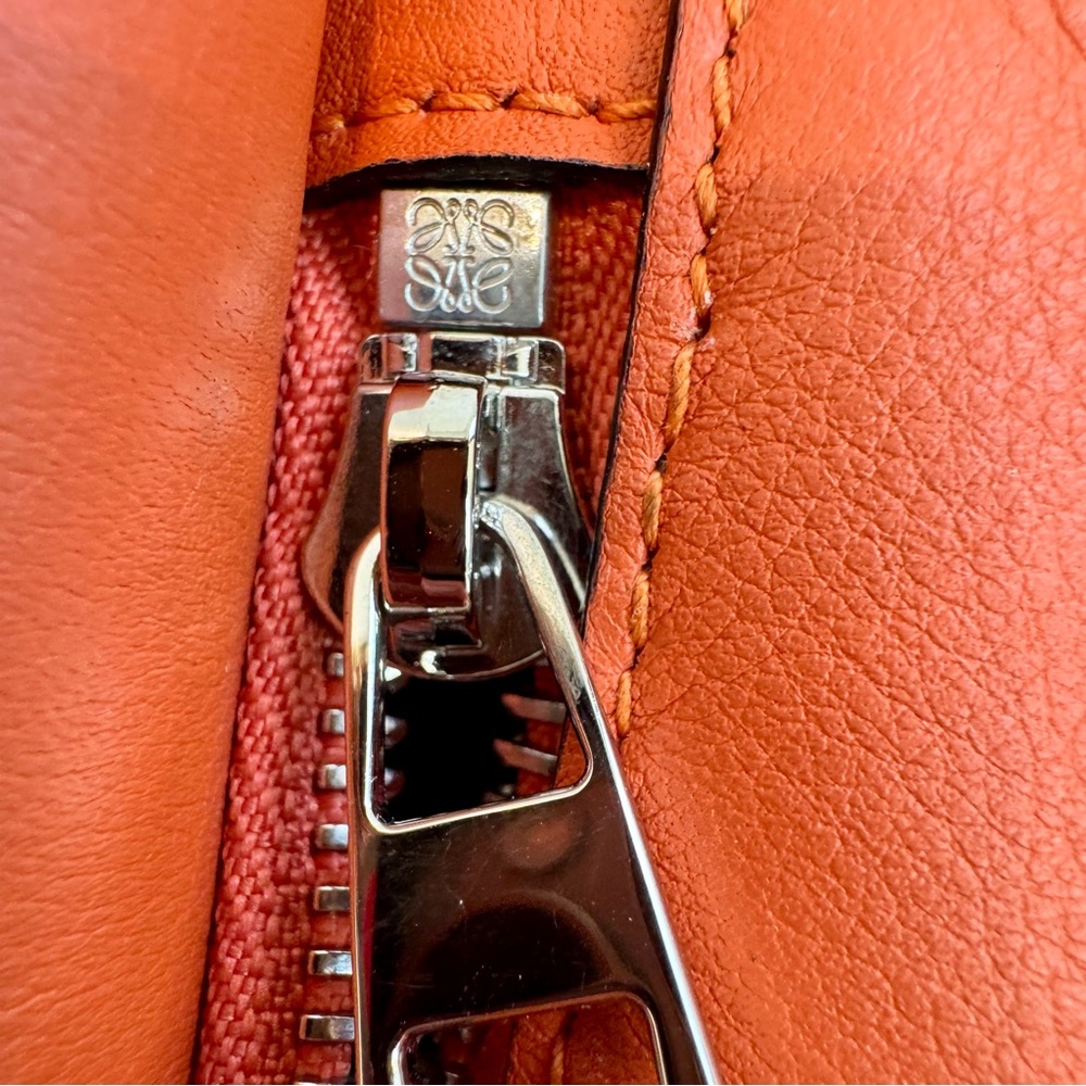 ‼️SOLD‼️ Loewe Medium Puzzle Bag Orange - Picture 9 of 16